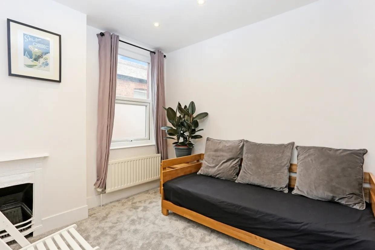 Spezia Road London NW10 photo 9