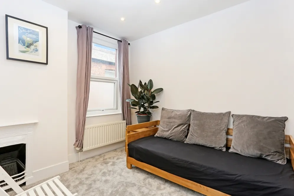 Spezia Road London NW10 photo 9