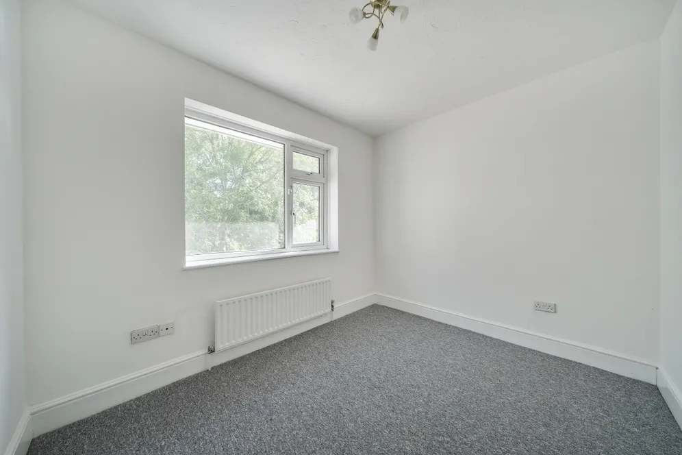 Melmore Gardens Cirencester GL7 photo 10