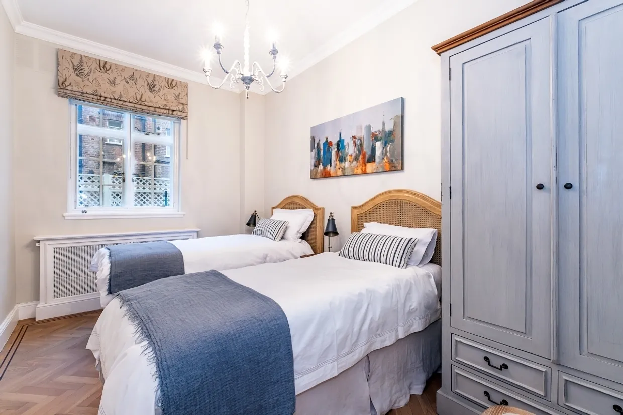 Stafford Court London W8 photo 11