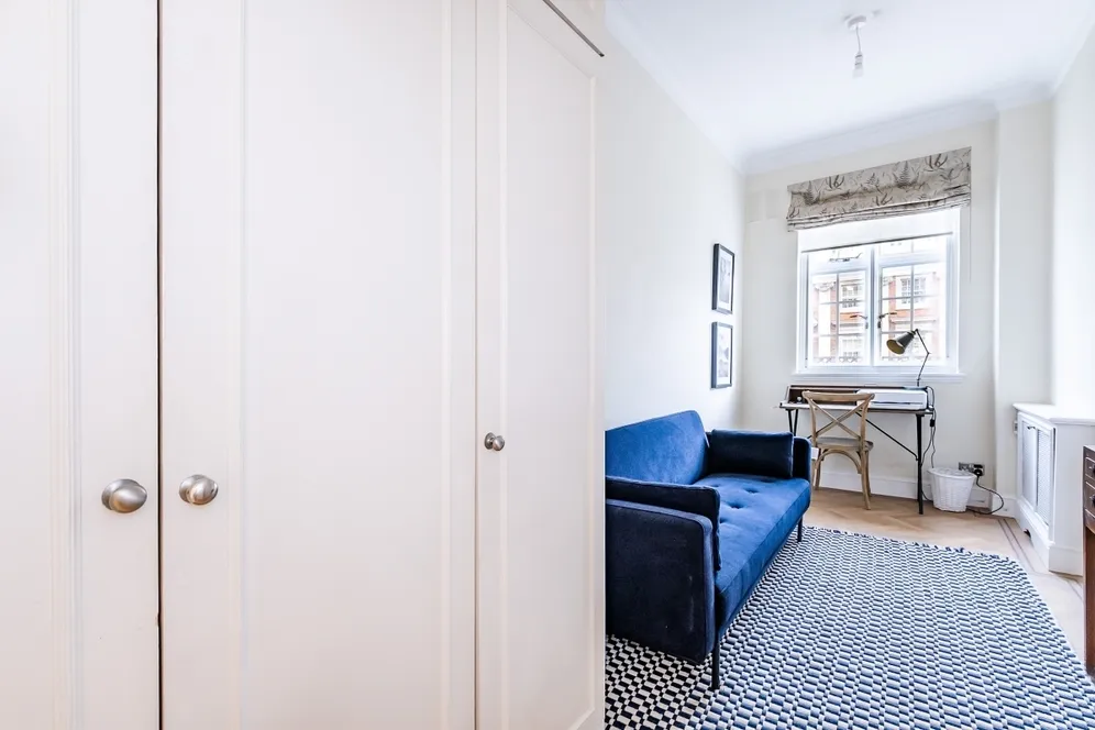 Stafford Court London W8 photo 12