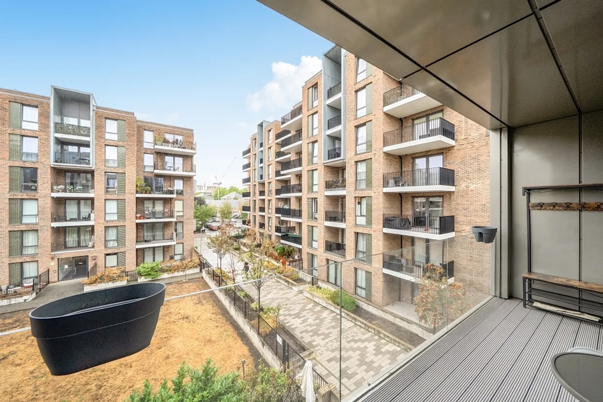 Kilburn Park Road London NW6 photo 6