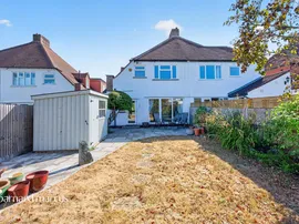 Bramshaw Rise, New Malden thumb 3