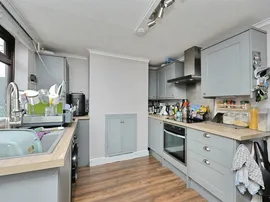Avenue Road, Wymondham thumb 3