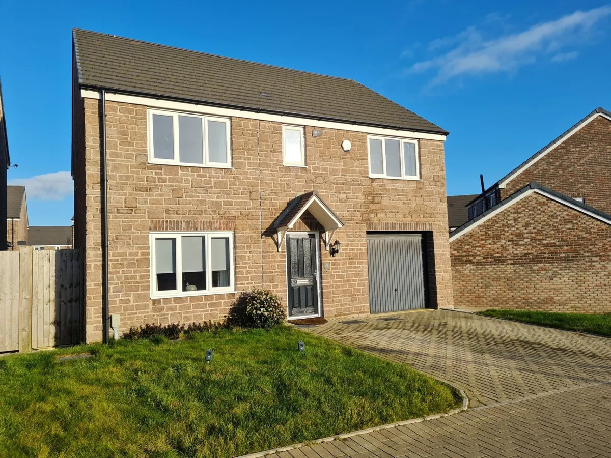Plasnewydd Walk, Llantwit Major, CF61