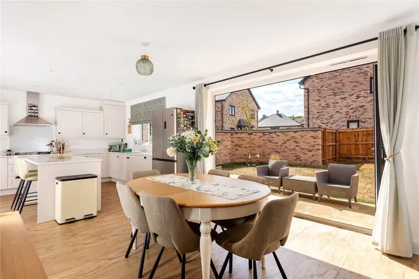 Poppyfield Road, Oundle, PE8 photo 5