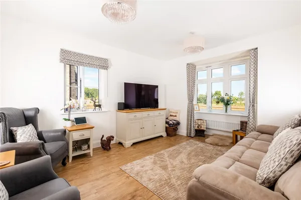 Poppyfield Road, Oundle, PE8 photo 6