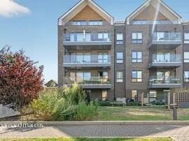 Antoinette Close, Kingston Upon Thames photo