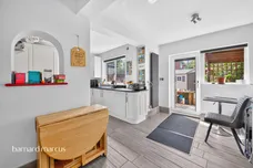 Burton Close, Chessington