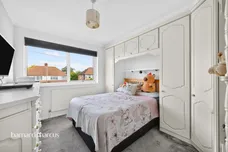 Burton Close, Chessington