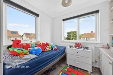 Burton Close, Chessington