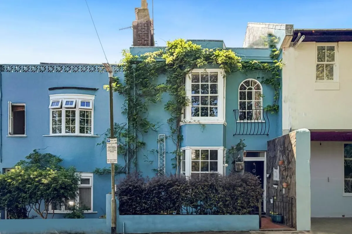 Howard Terrace, Brighton