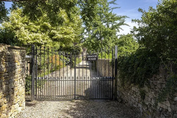 High Street, Chipping Campden, GL55 photo 12
