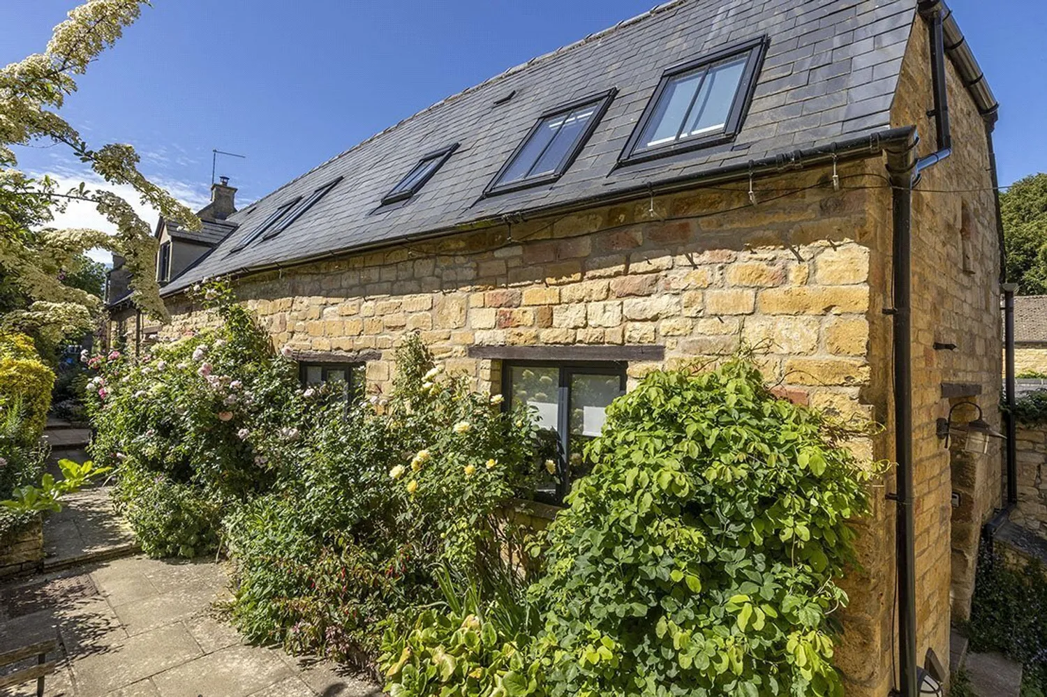 High Street, Chipping Campden, GL55 photo 16