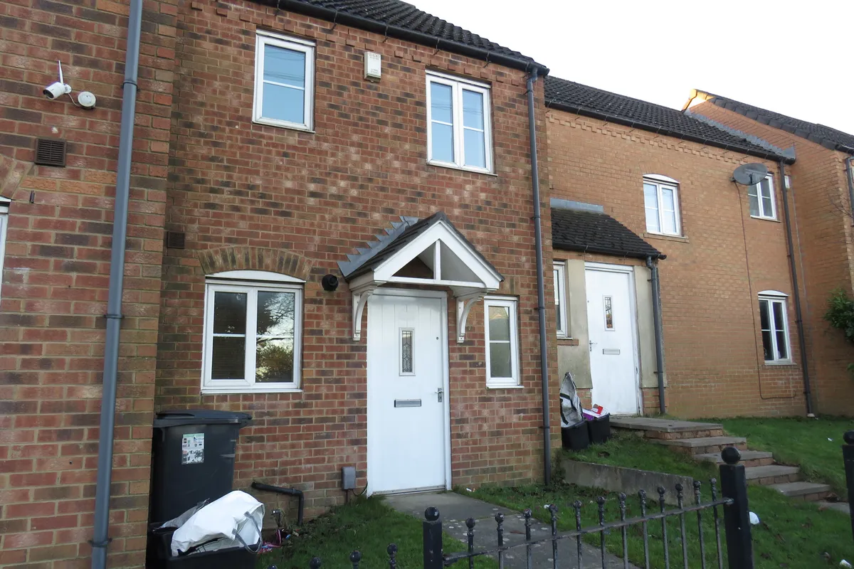 Keighley Road, Illingworth, HALIFAX