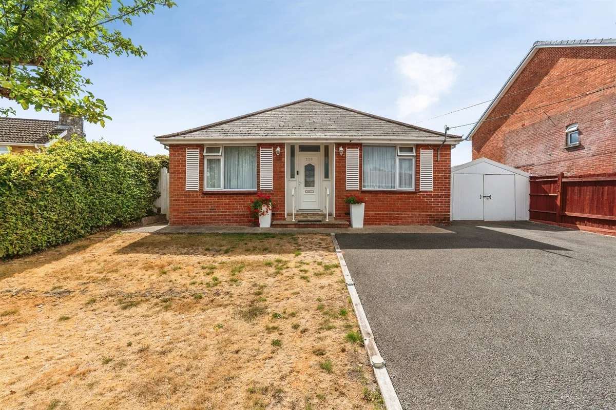 Fair Oak Road, Bishopstoke, Eastleigh