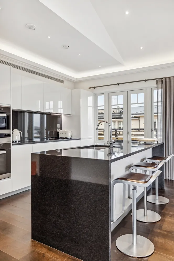 Penthouse Carnwath Road London SW6 photo 11