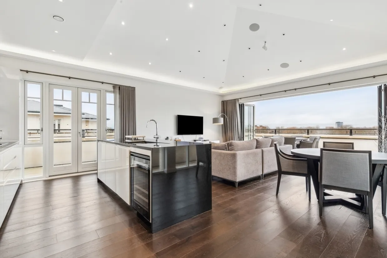 Penthouse Carnwath Road London SW6 photo 15
