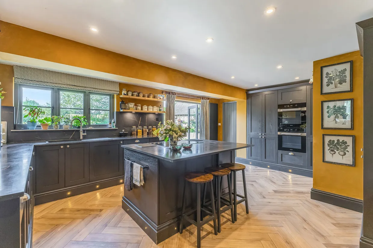 Shell Lane, Colemore, GU34 photo 7