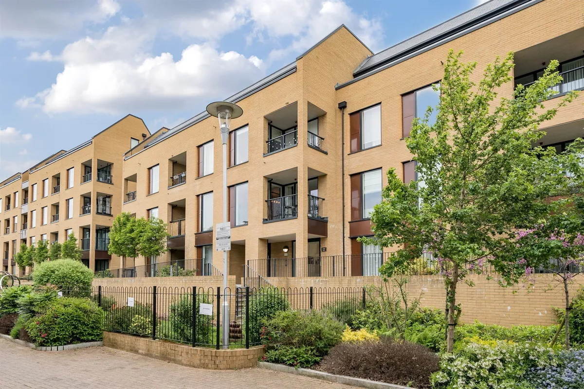 Quayle Crescent, London
