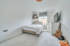 Quayle Crescent, London