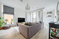 Quayle Crescent, London