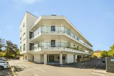 Russell Way, Crawley