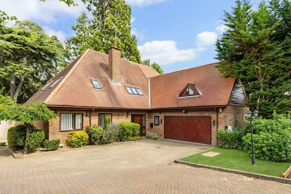 King Harry Lane, St. Albans, AL3