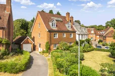 Meadowlands Drive, Haslemere, GU27 photo 1