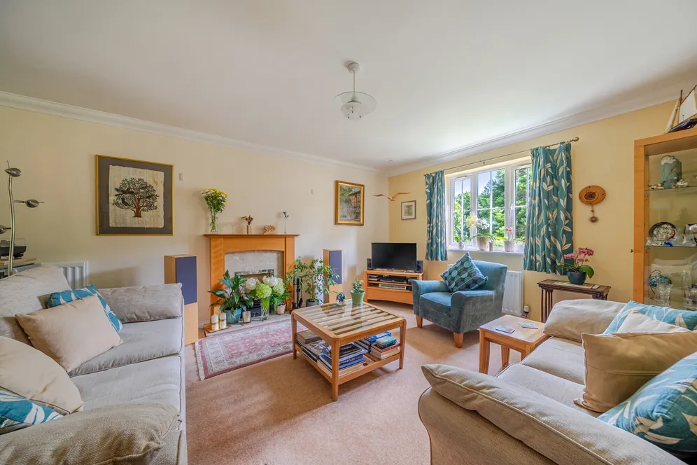 Meadowlands Drive, Haslemere, GU27 photo 2