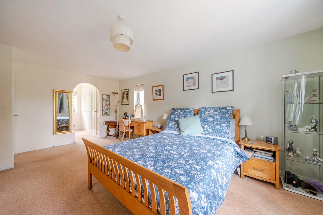 Meadowlands Drive, Haslemere, GU27 photo 4