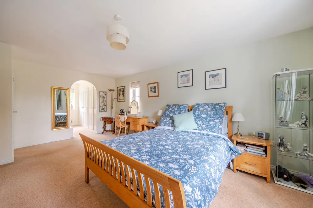 Meadowlands Drive, Haslemere, GU27 photo 4