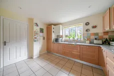 Meadowlands Drive, Haslemere, GU27 photo 5