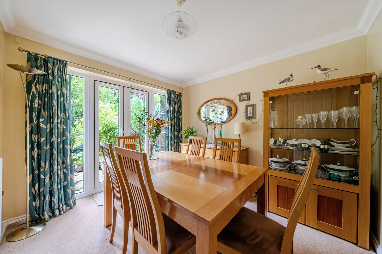 Meadowlands Drive, Haslemere, GU27 photo 7