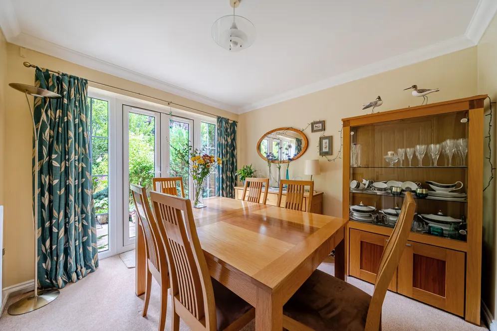 Meadowlands Drive, Haslemere, GU27 photo 7