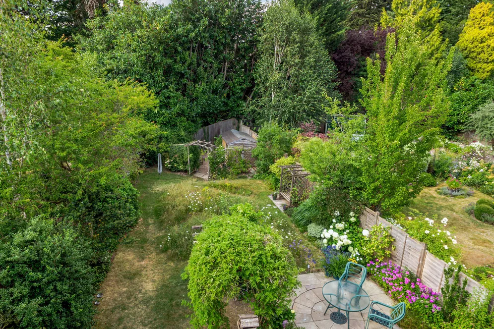 Meadowlands Drive, Haslemere, GU27 photo 15