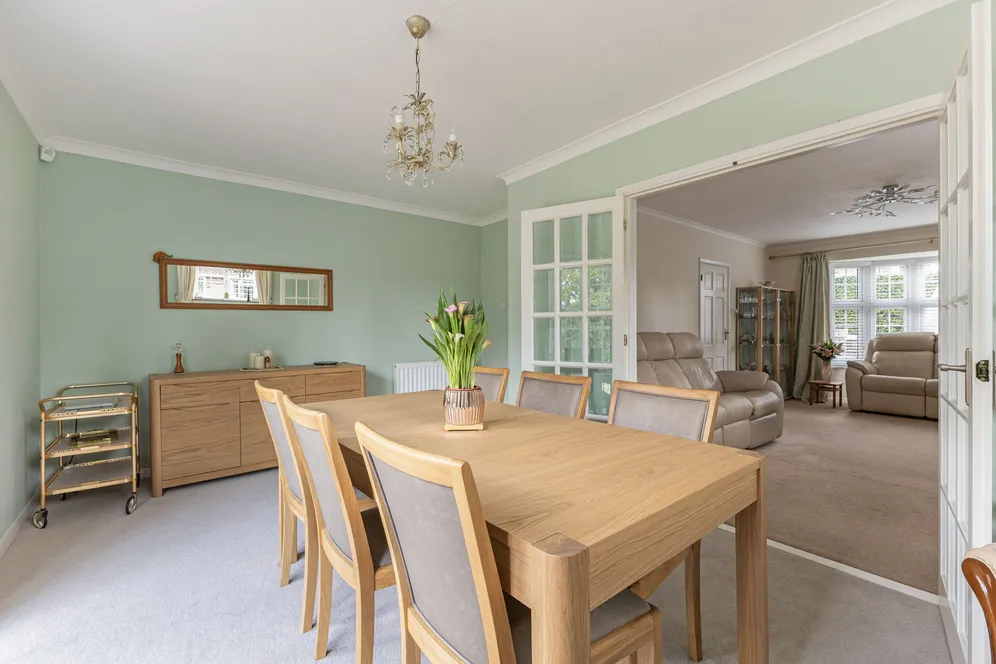 Curtis Road, Alton, GU34 photo 5