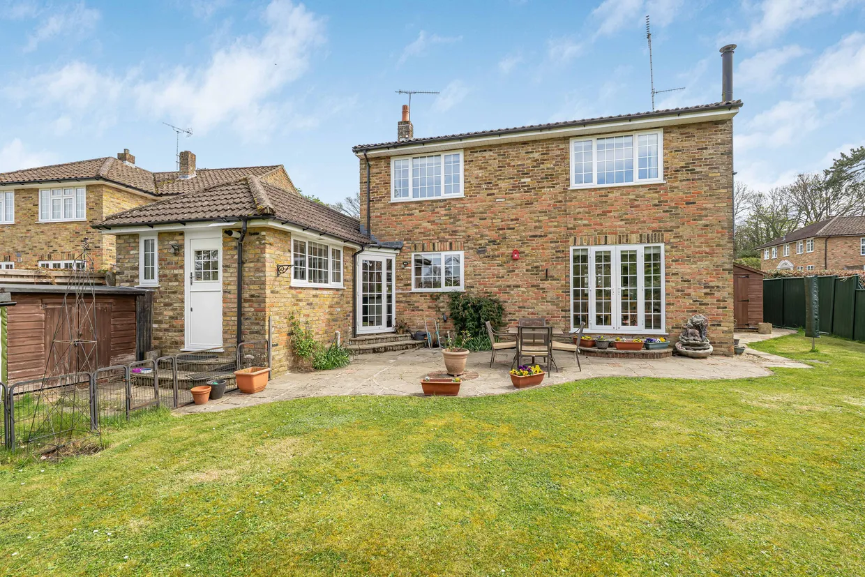 Curtis Road, Alton, GU34 photo 18