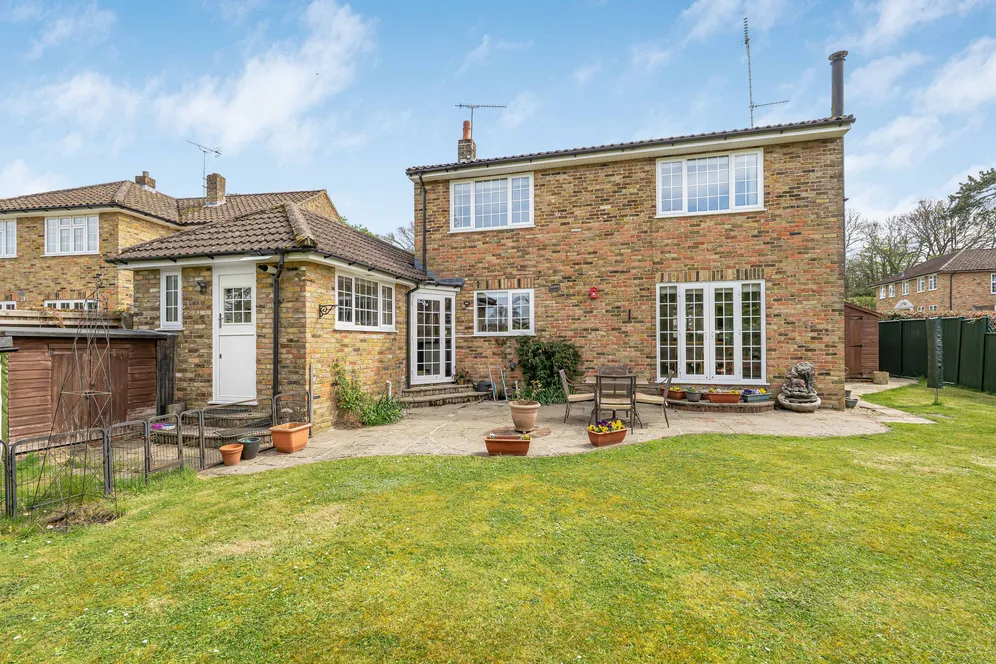 Curtis Road, Alton, GU34 photo 18