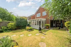 Periwinkle Close, Lindford, GU35 photo 2
