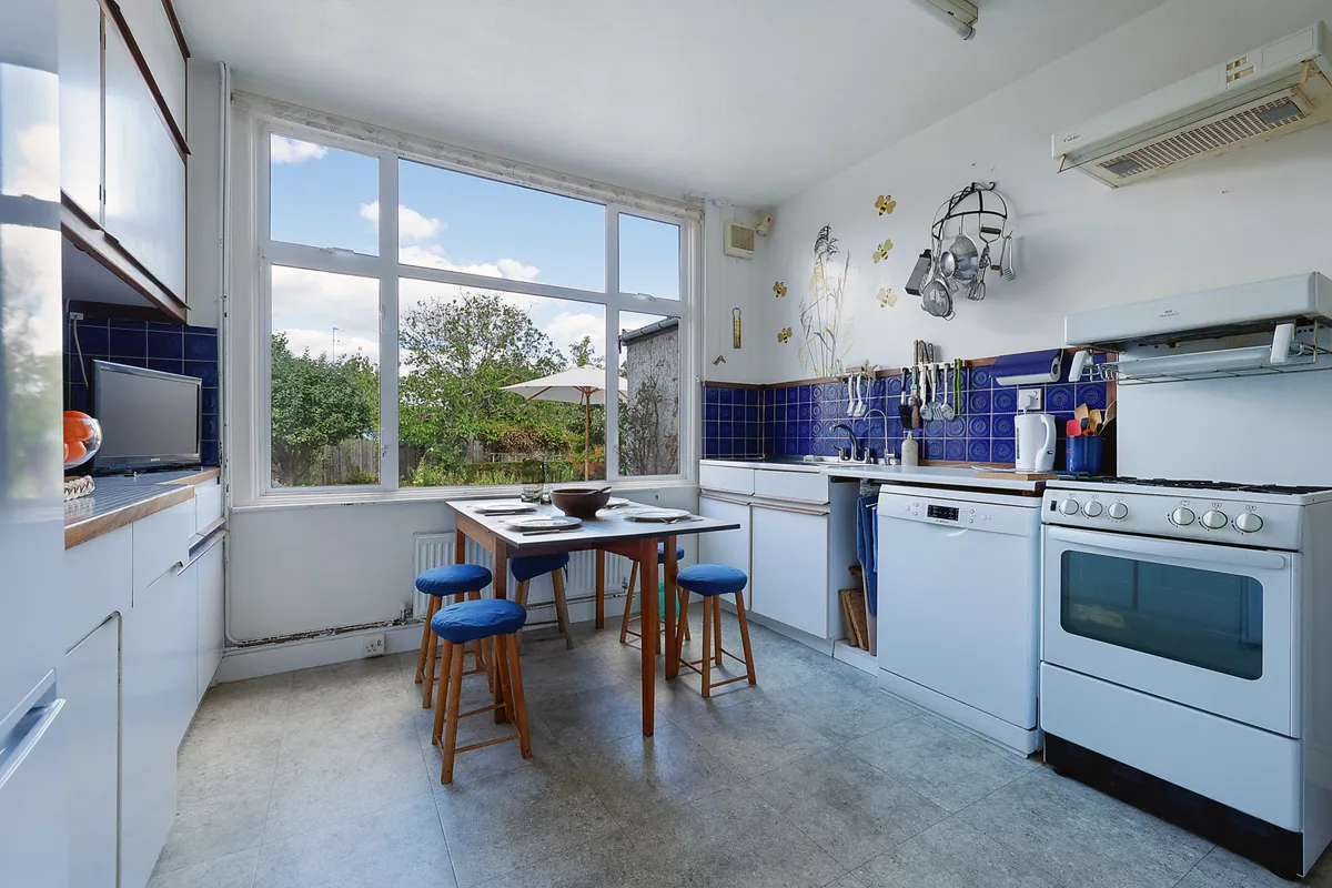Highlands Road, Leatherhead, Surrey, KT22