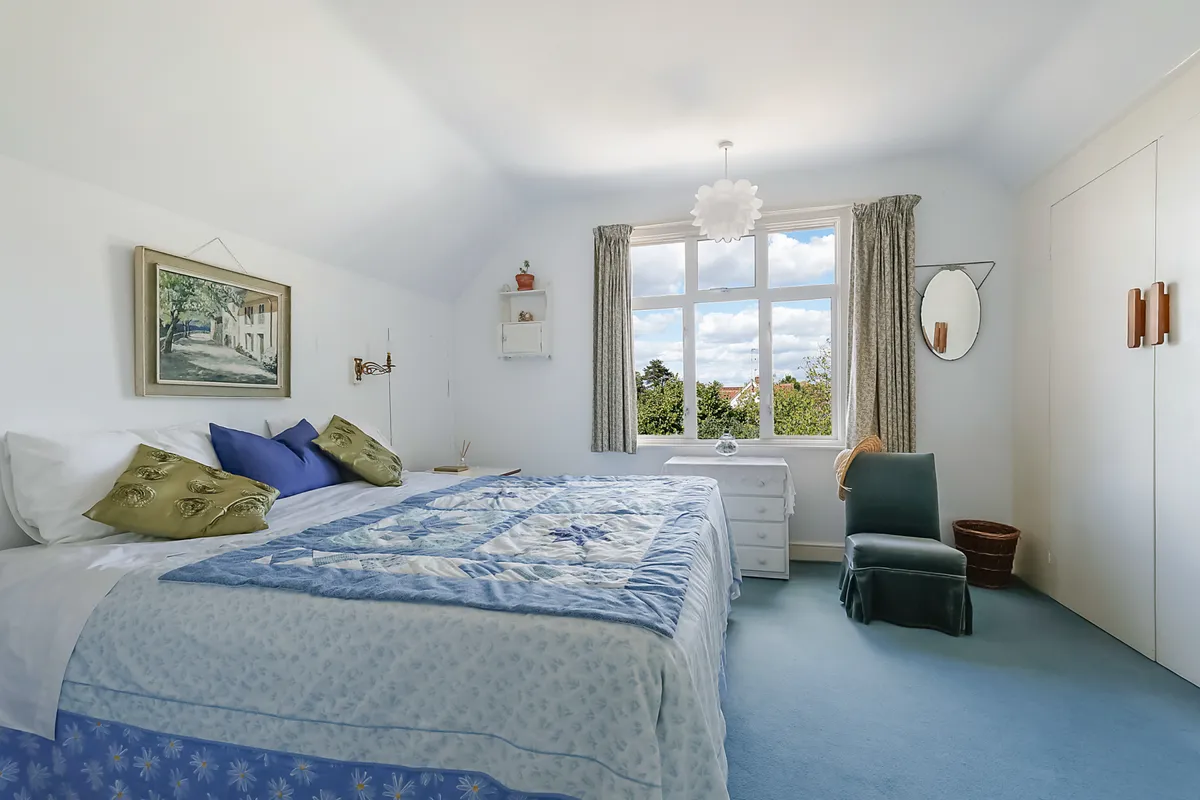 Highlands Road, Leatherhead, Surrey, KT22
