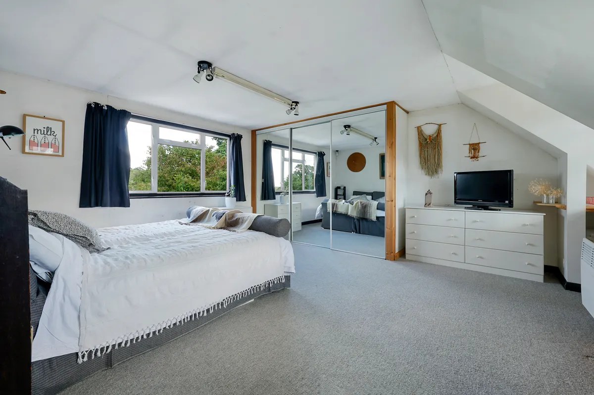 Highlands Road, Leatherhead, Surrey, KT22