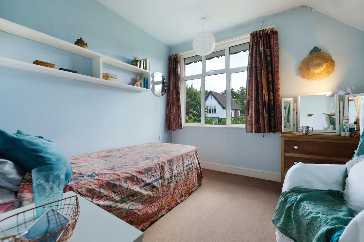 Highlands Road, Leatherhead, Surrey, KT22