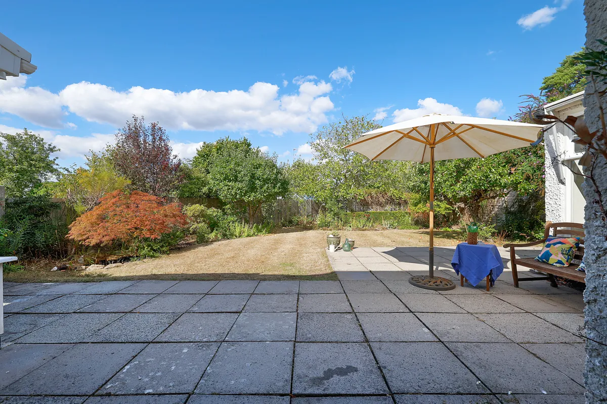 Highlands Road, Leatherhead, Surrey, KT22
