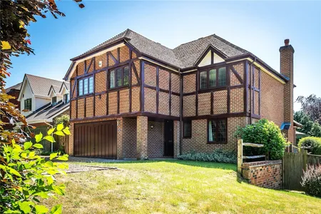 Raglan Road, Reigate, RH2