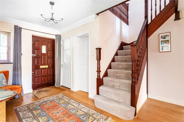 Raglan Road, Reigate, RH2 photo 5