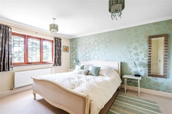 Raglan Road, Reigate, RH2 photo 9
