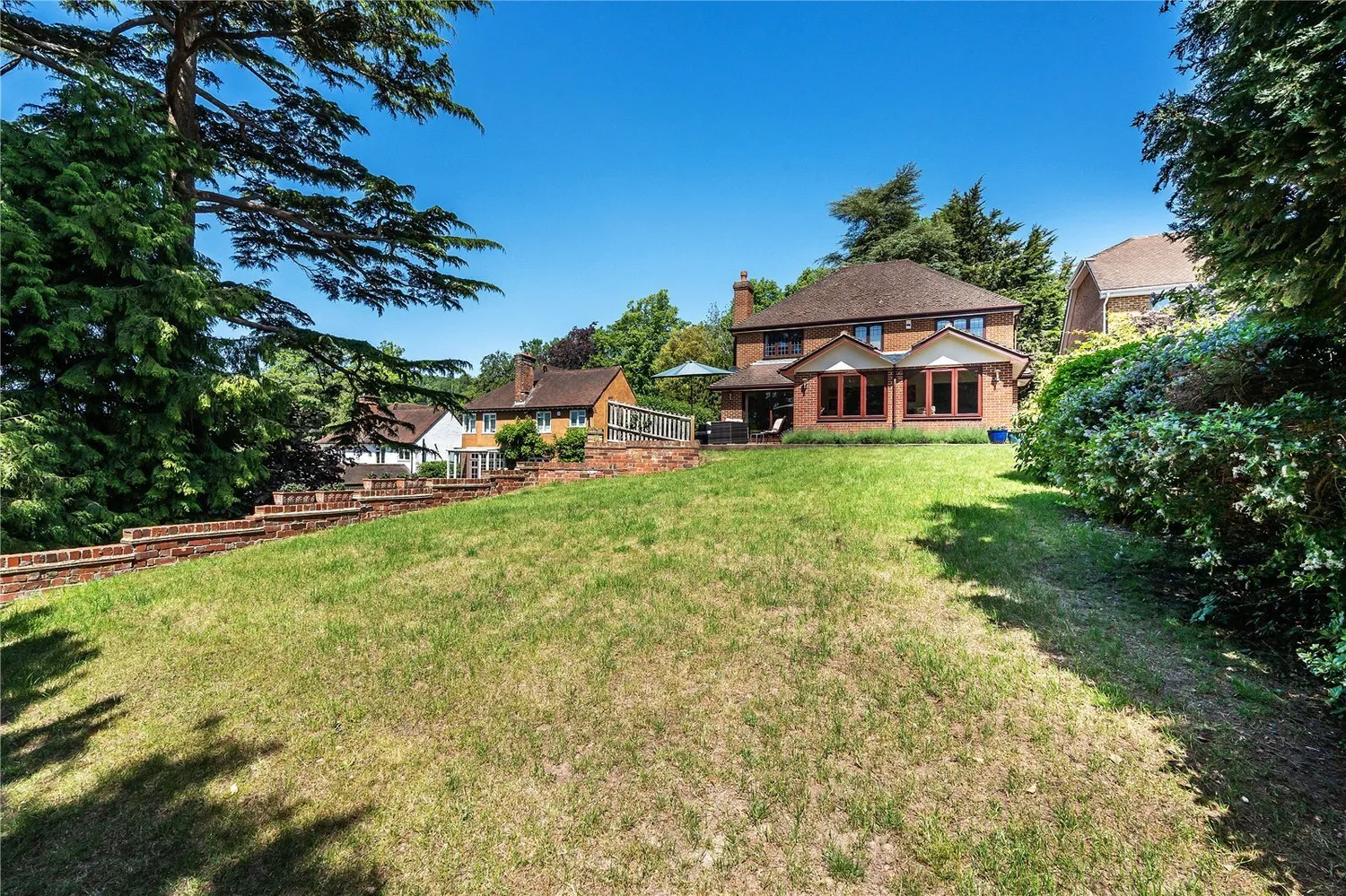 Raglan Road, Reigate, RH2 photo 17