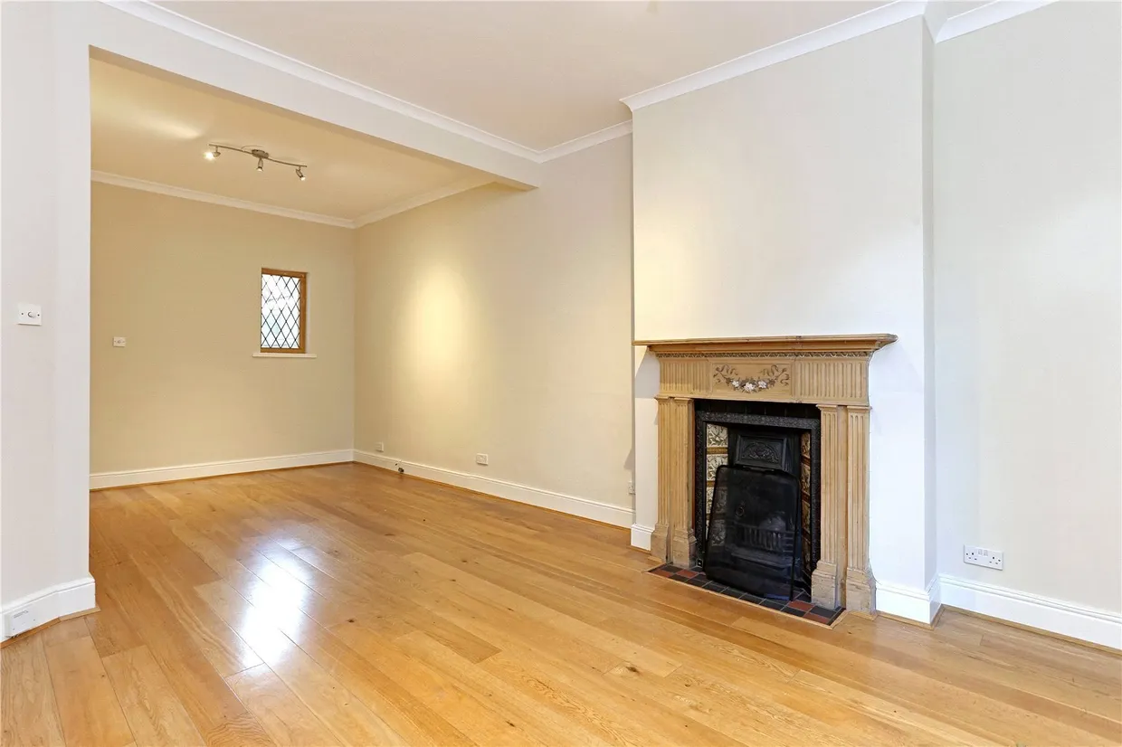 Brackley Road, London, W4 photo 2